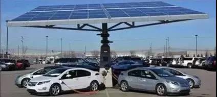 停车场用的是太阳能充电